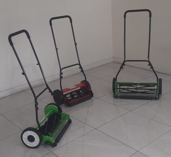 16-Inch Manual Lawn Mower - Image 3